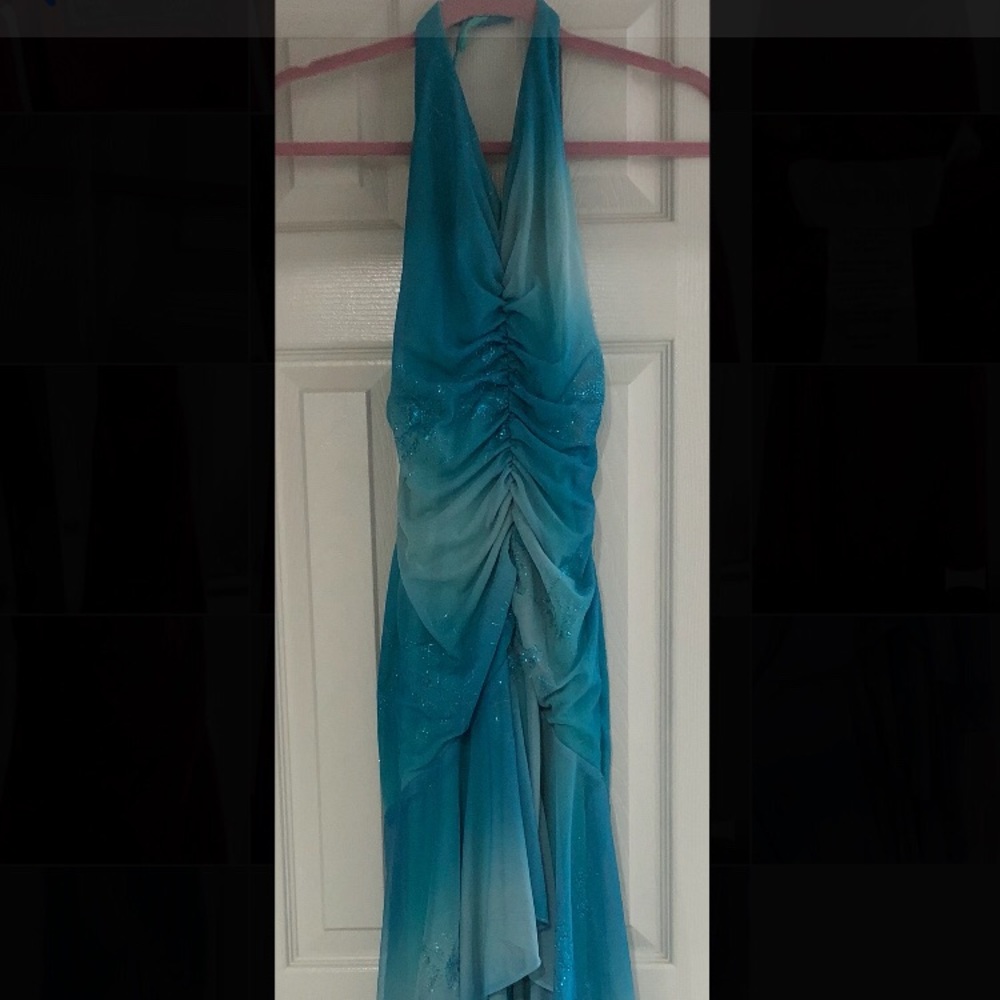Beautiful blue sparkling dress!